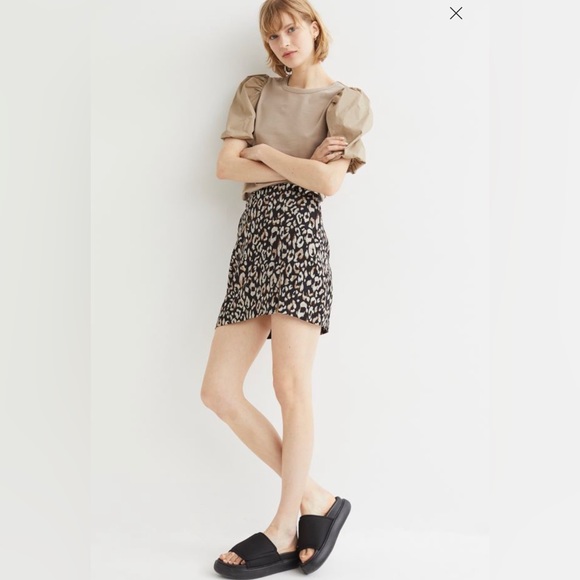 H&M Leopard Print Mini Skirt - Picture 2 of 15